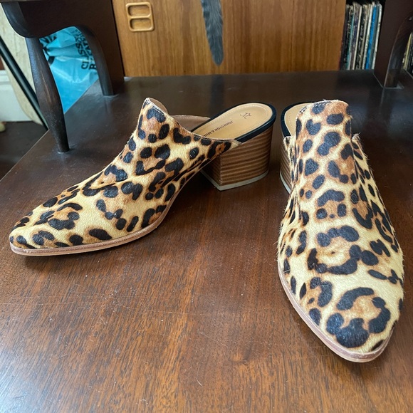 Johnston & Murphy Trista Mule Leopard Print Calf Hair - Picture 3 of 8